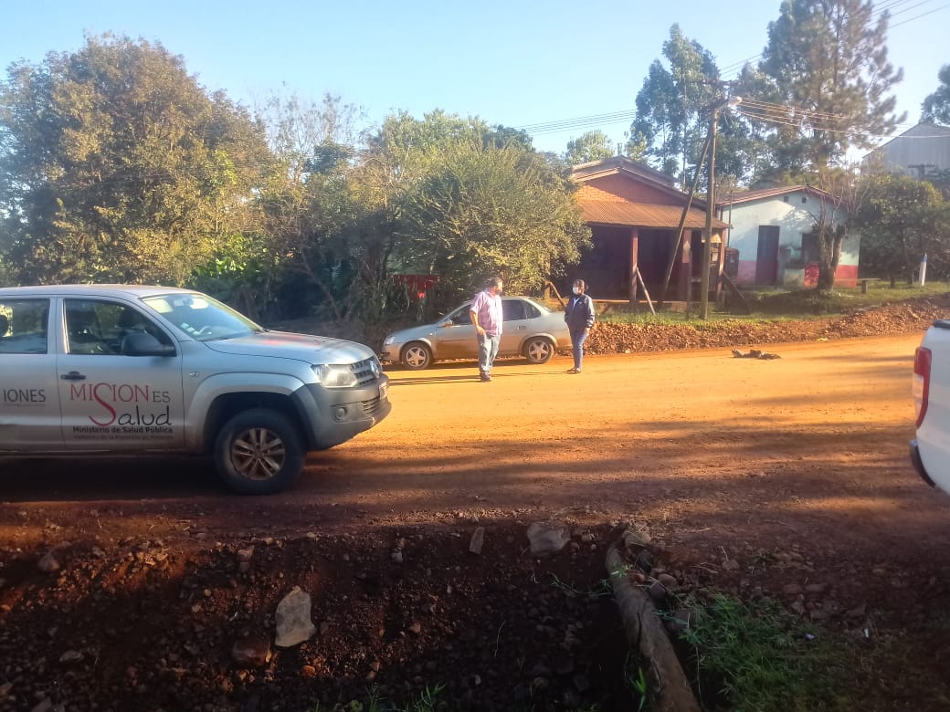 Operativo de testeo y vacunación contra el COVID en Cruce Caballero