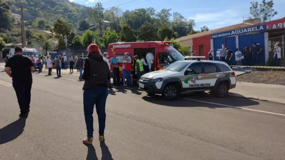 Joven mató a “facazos” a tres niños y una maestra en un jardín de Santa Catarina