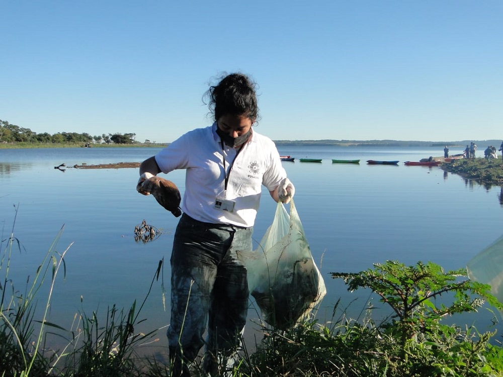 Trabajo conjunto para limpiar el arroyo Antonica