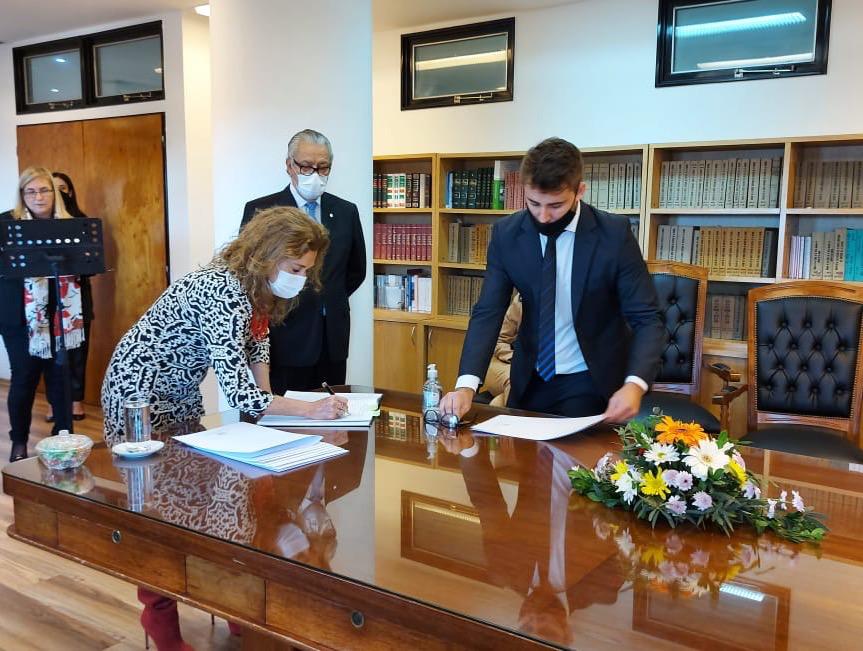 Juraron nuevos integrantes en el Jury