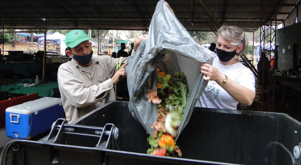 Residuos orgánicos que se convierten en abono natural