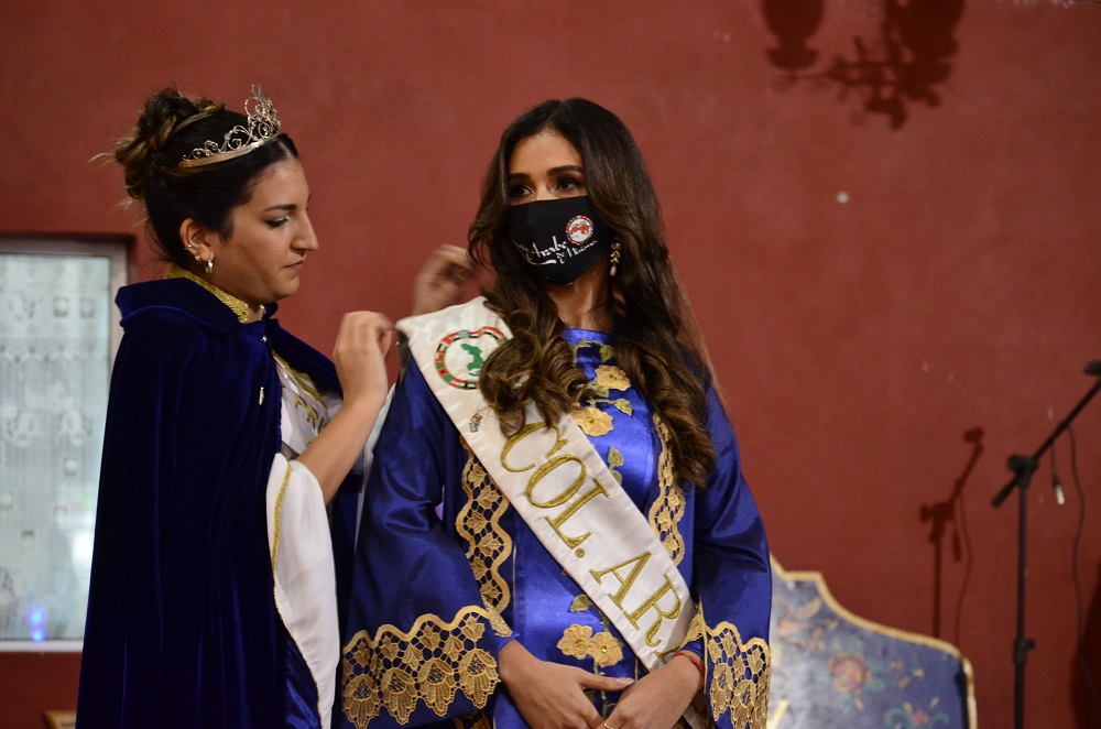 Colectividades coronaron a tres nuevas Reinas de tres continentes diferentes