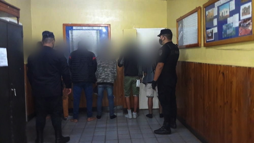 Detuvieron a seis revoltosos que provocaban disturbios en la vía pública
