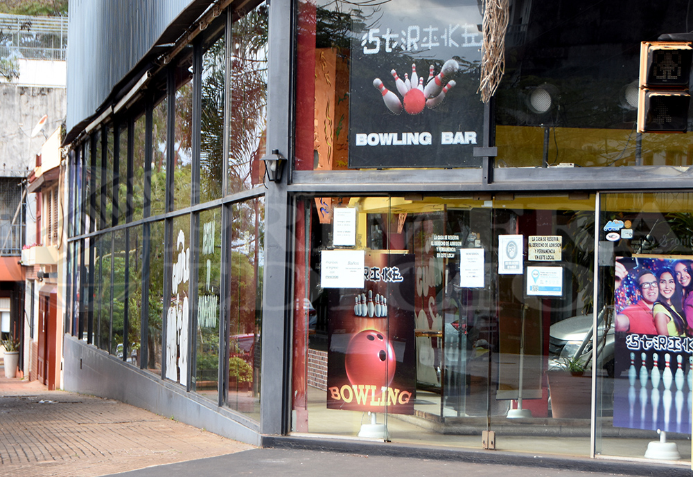 bowling, bar y restaurant “Strike” - Posadas