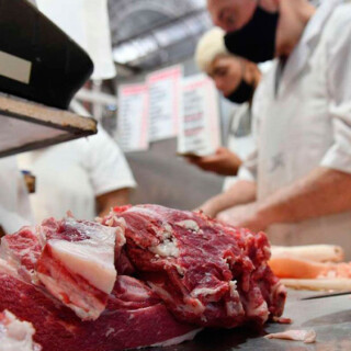 El precio de la carne aumentó 90,3% en un año y el asado de tira subió 101,5%