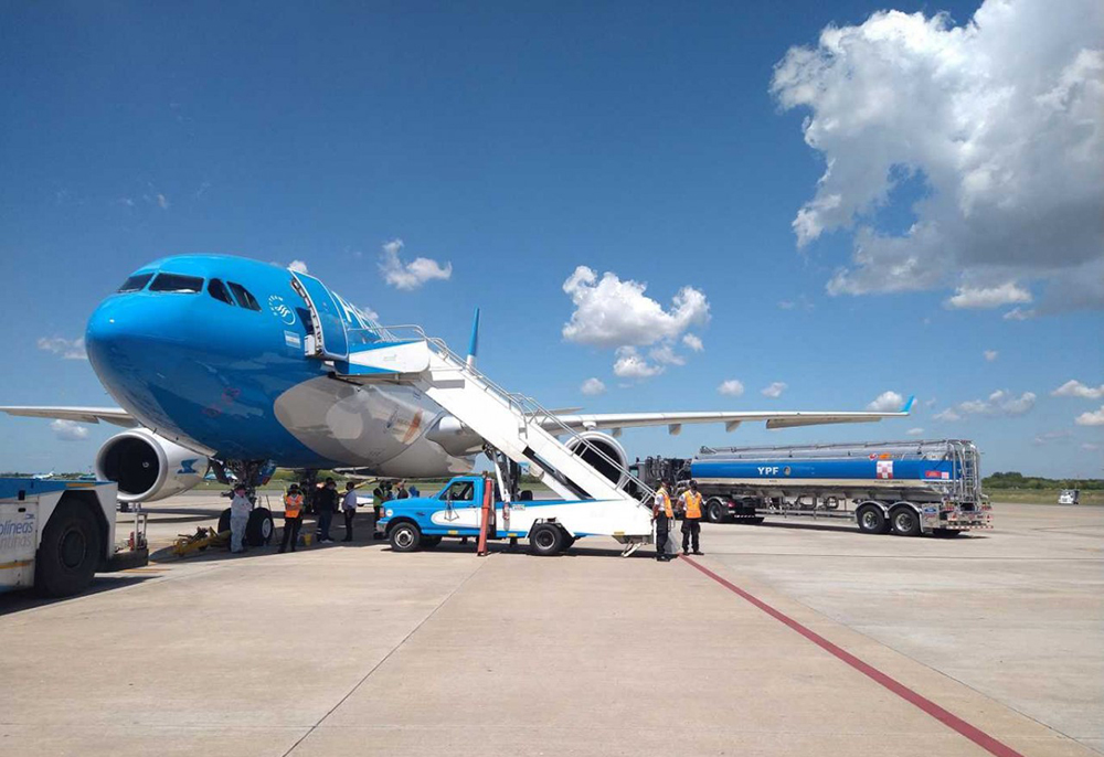 El Gobierno prepara vuelos para buscar vacunas de Moderna donadas por EEUU