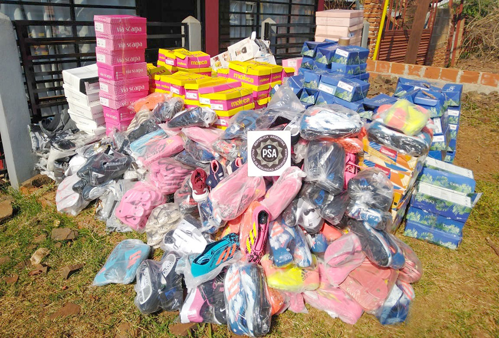 Contrabando - El Soberbio y Posadas