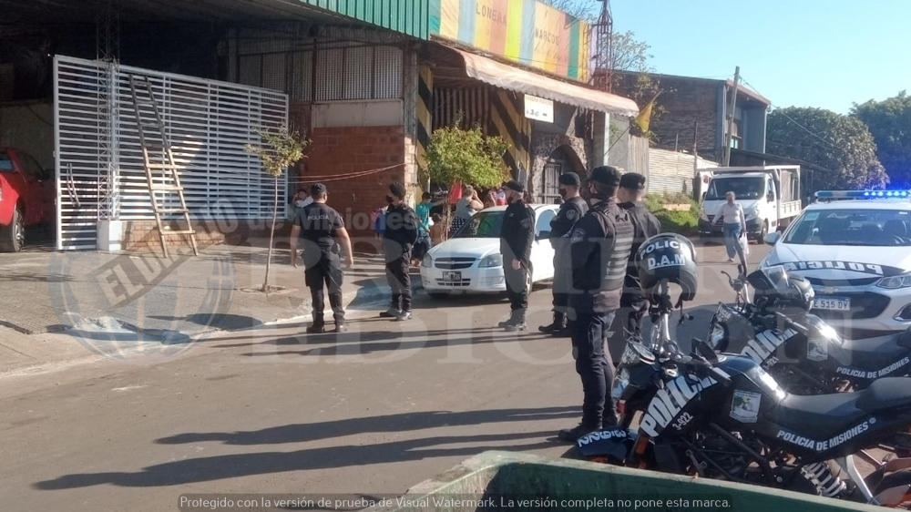 Detienen a dos presuntos asaltantes de la fábrica de bolsas en Posadas