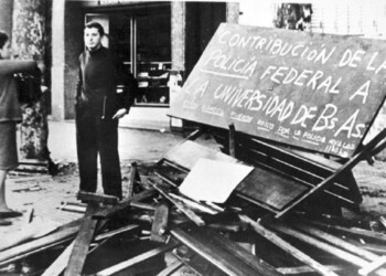 A 59 años de una noche de prepotencia y de bastones largos