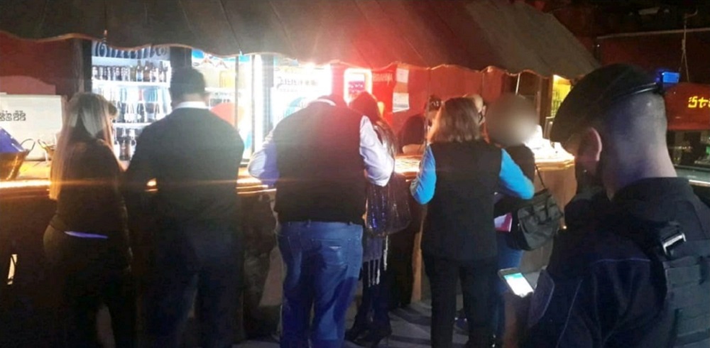 Múltiples fiestas clandestinas y bares clausurados durante el fin de semana