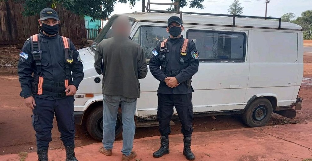 Secuestraron una combi blanca con documentación adulterada