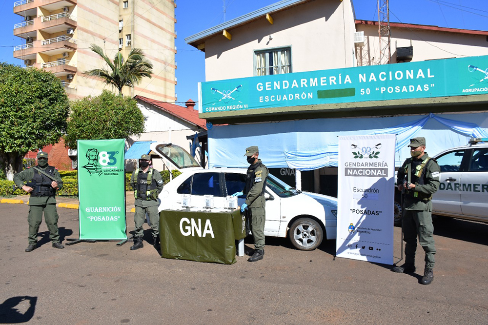 Gendarmería - Incautan más de tres kilos de cocaína ocultos en un remís