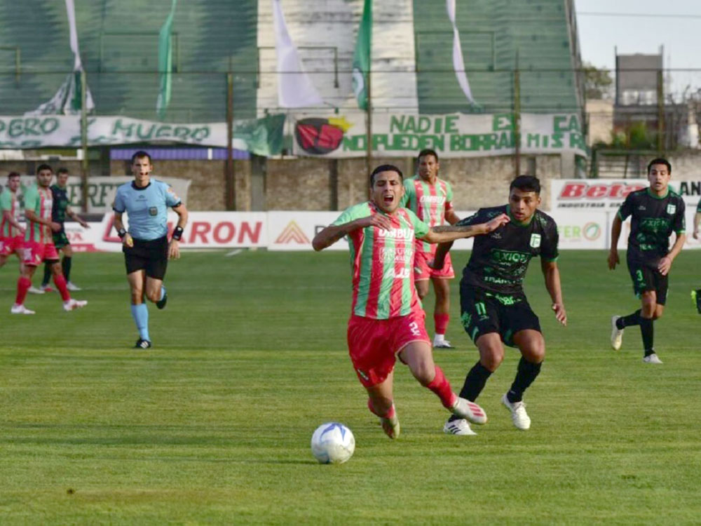 Las Parejas salvó un empate y desplazó a Crucero