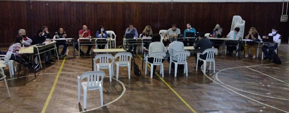 Al sector crítico de Educación le propusieron primero trabajar en adicionales