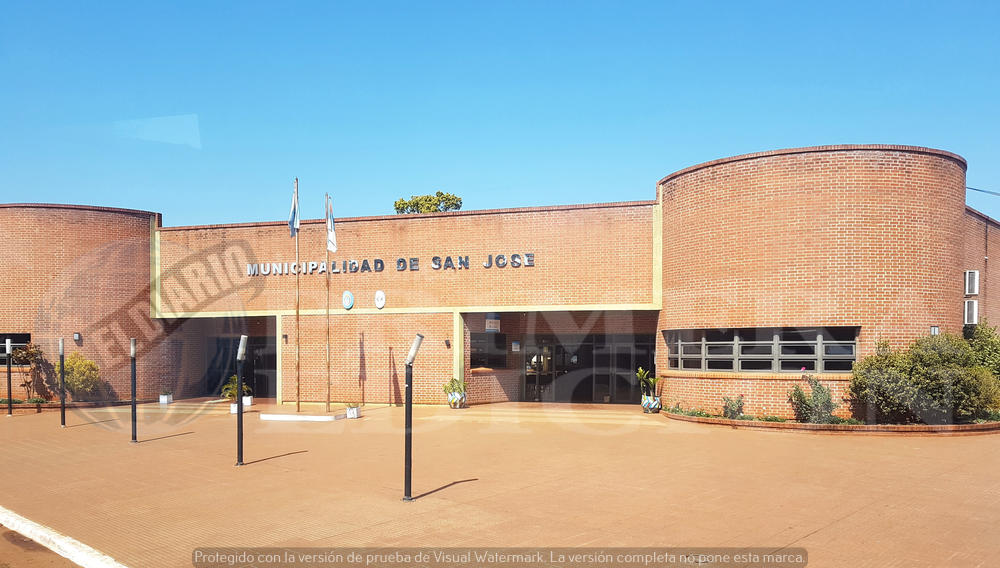 Intendente de San José se tomó licencia buscando una dirección escolar: ¿vuelve?