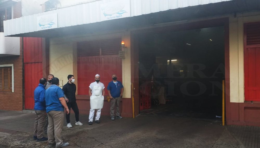 Susto en local de California por un principio de incendio