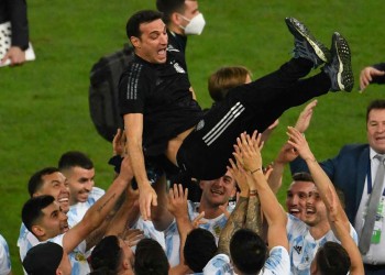 Scaloni: “Cuando tiramos todos para adelante es difícil que no te vaya bien”