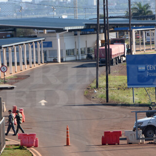 Cruce por el puente Posadas - Encarnación