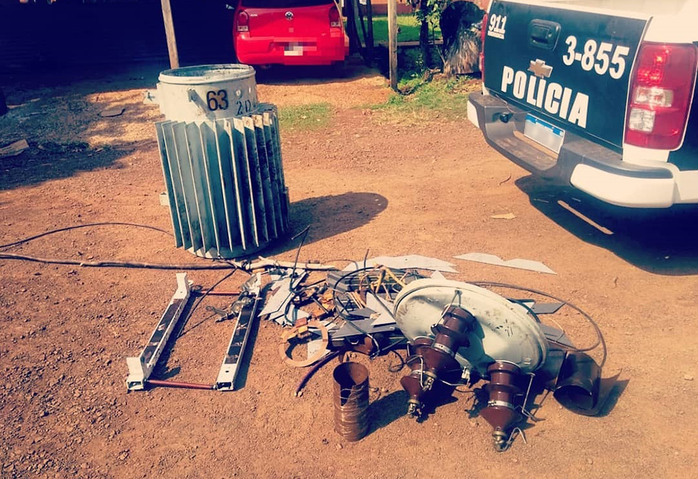 Detienen a tres “robacables” en el monte y recuperan transformadores