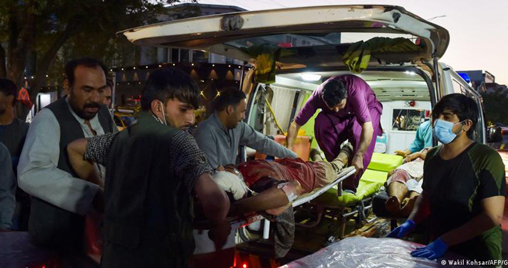 Atentado suicida deja al menos 13 muertos en el aeropuerto de Kabul