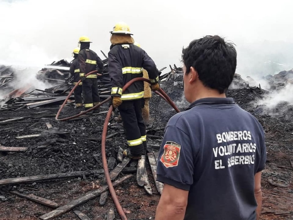 Bombero al que echaron del trabajo por ir a apagar incendio tuvo propuesta laboral