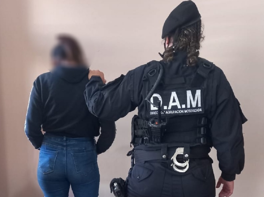Mujer detenida por un asalto a mano armada en la avenida Uruguay