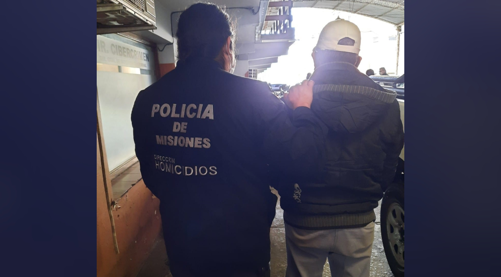 Fue aprehendido por abusar de su hijastra