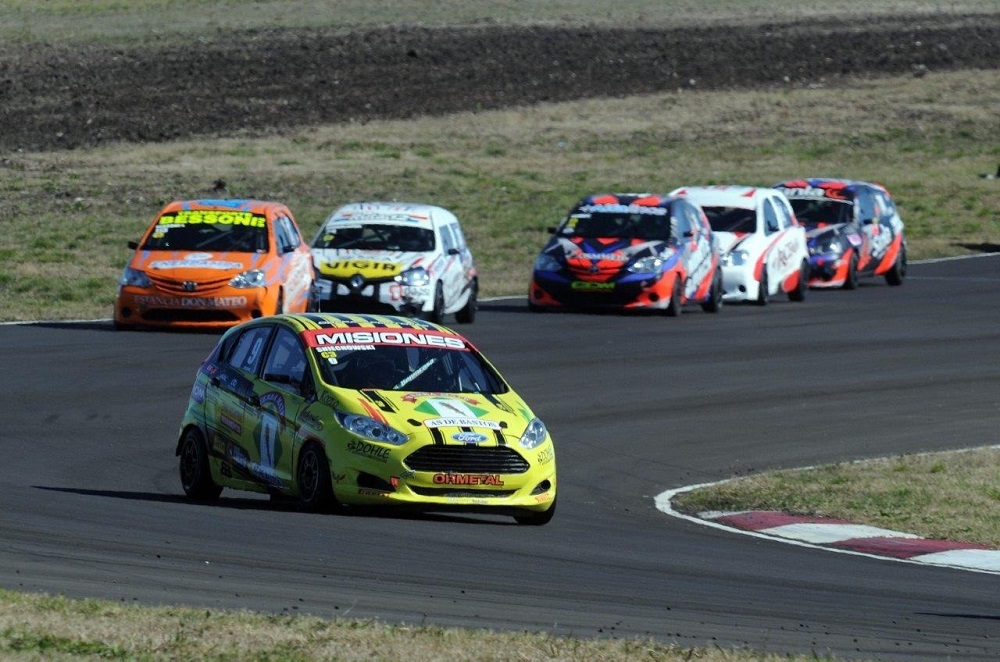 Sniechowski va por todo en el Turismo Pista