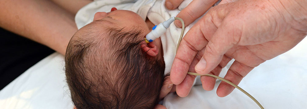 Analizan los problemas auditivos como posible secuela del COVID