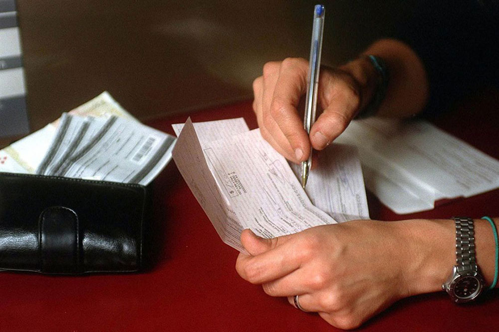 Impuesto al cheque: una idea de Cavallo a la que todos los gobiernos le dieron utilidad