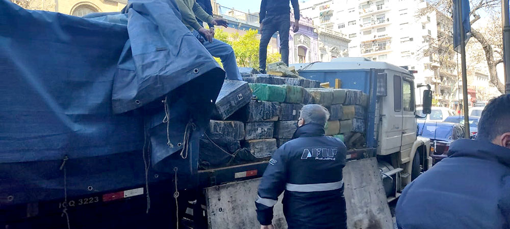 Secuestran dos toneladas de droga del “PCC” cargadas en Misiones