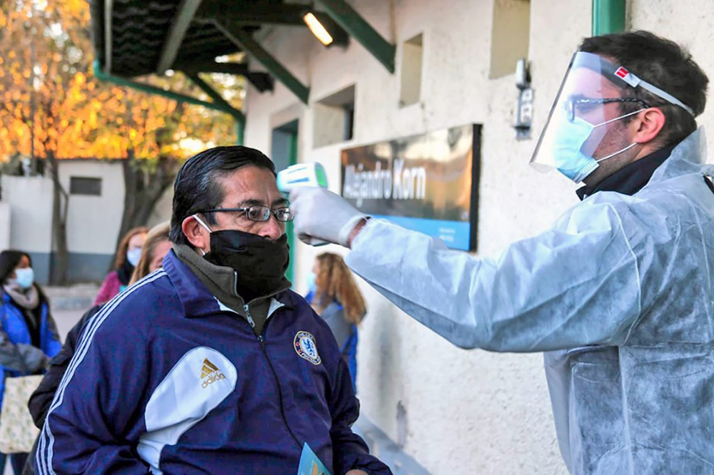 Polémica decisión: personas con fiebre podrán ir a votar en Salta