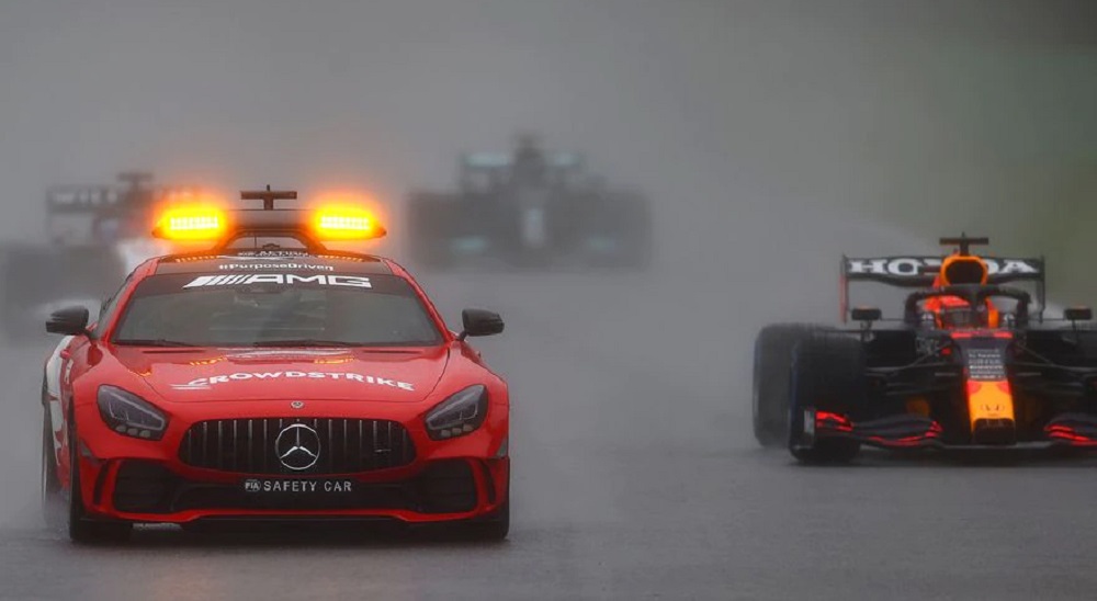 Polémica: frenaron la Fórmula 1 por lluvia y le dieron la carrera a Verstappen