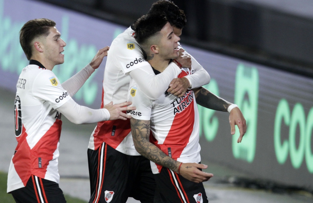 River volvió al triunfo ante Vélez, en la previa a la revancha con Mineiro