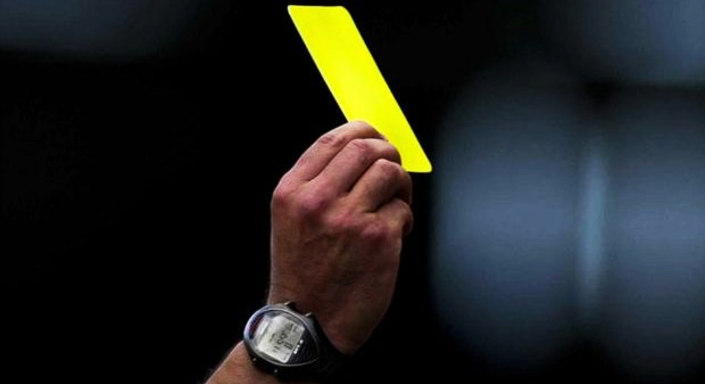 A juicio por golpear a un árbitro que le sacó amarilla