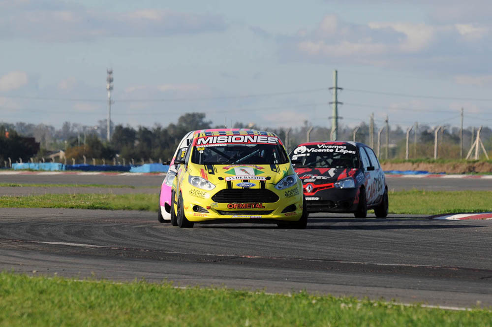 Turismo Pista - Tomás Sniechowski