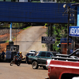 Comerciantes de Irigoyen presionan para abrir la frontera