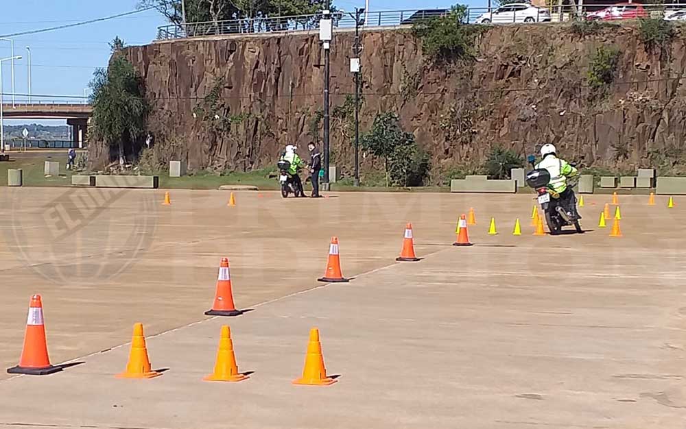 Capacitarán exclusivamente a conductores de moto delivery