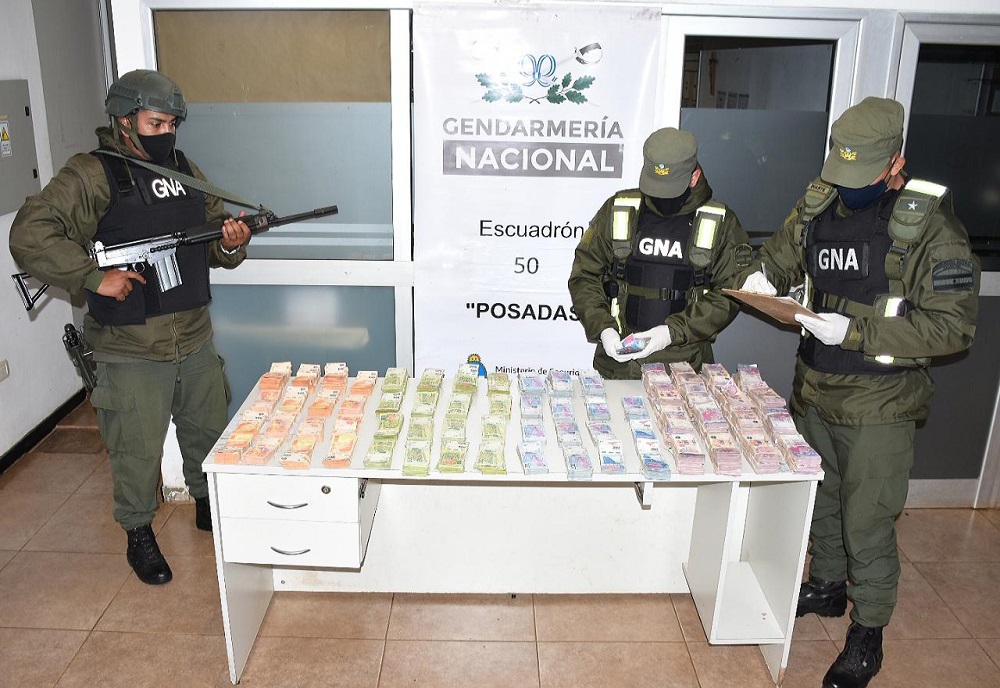 Iban de Alem a Ituzaingó con casi 4 millones de pesos en bolsos