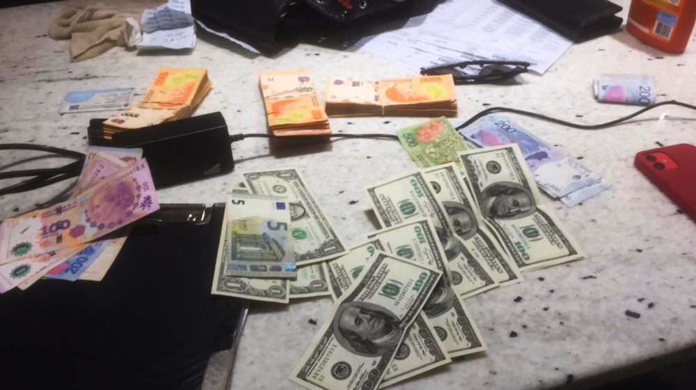 Cuatro detenidos bajo sospecha de integrar banda de estafadores