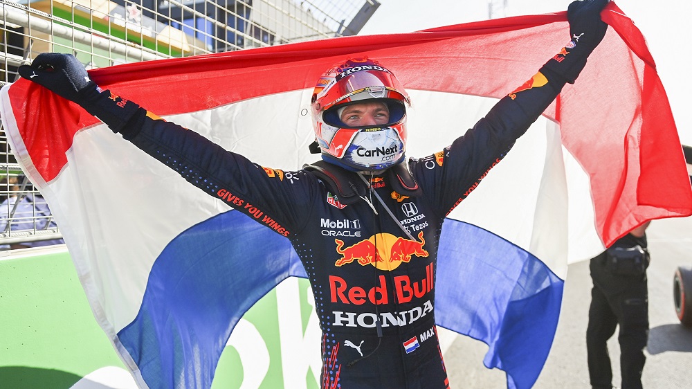 Verstappen fue profeta en su tierra y es el nuevo líder de la F1