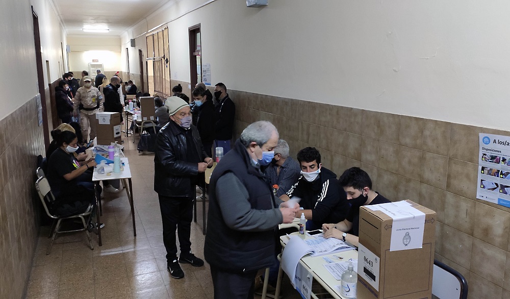 El 26% del padrón nacional votó en las cuatro primeras horas