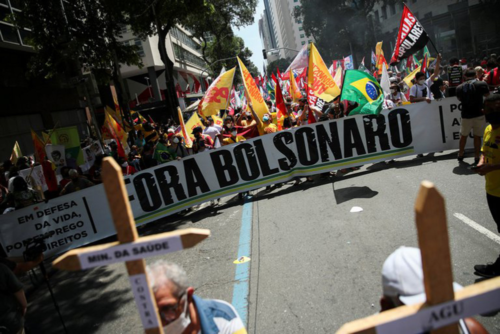 Nueva protesta multitudinaria contra Bolsonaro en todo Brasil