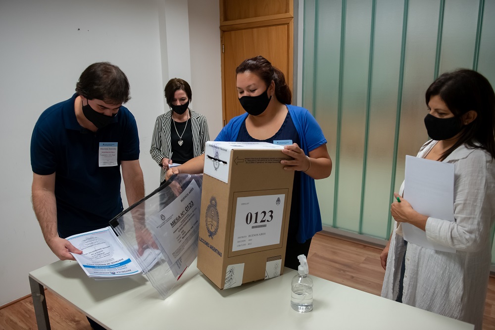 Elecciones: elevan hasta 6.000 pesos el pago a las autoridades de mesa