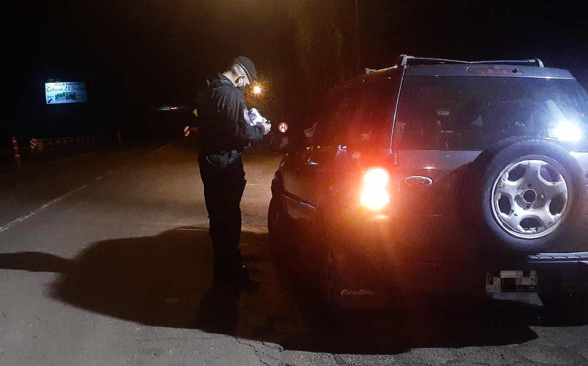 Con cédula y VTV adulteradas, conductor cayó en un control policial