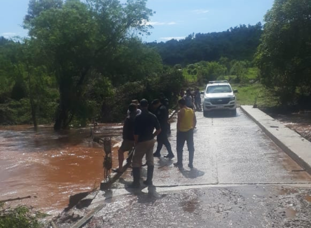 Habilitaron pasos alternativos tras la crecida del arroyo Pindaytí