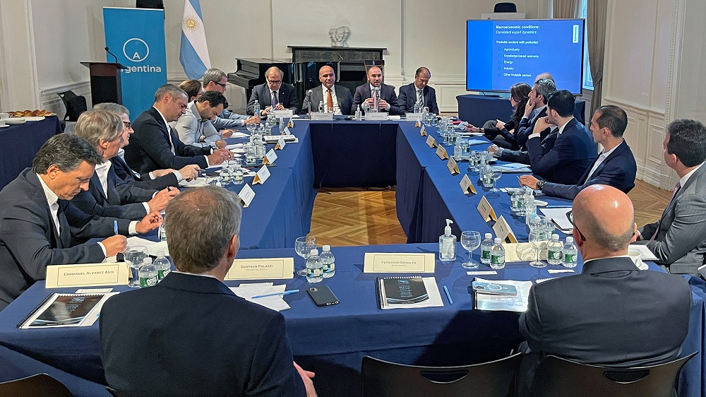 Manzur no convenció a los inversores de Wall Street y el Gobierno piensa un plan B