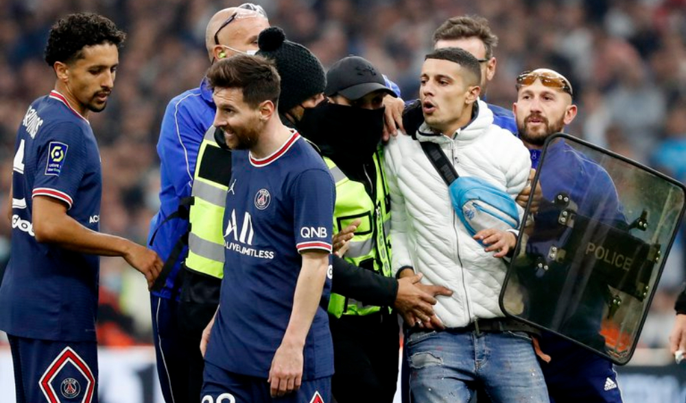 El misterio que rodea al hincha que invadió el campo para tocar a Messi