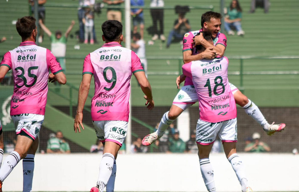Mal debut de Palermo: Sarmiento goleó a Aldosivi