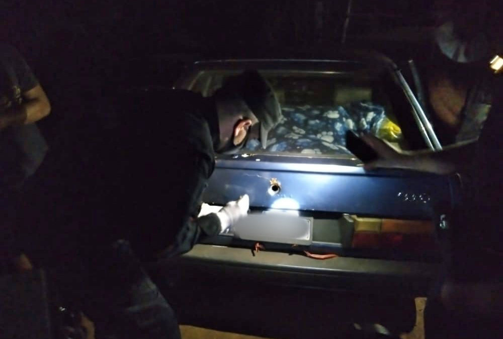 Incautaron cerca de 250 kilos de marihuana dentro de un auto abandonado